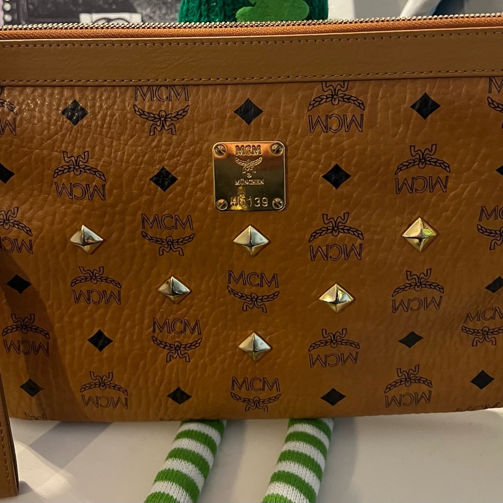 MCM Cognac Logo-Stamped Gold Hardware Wristlet